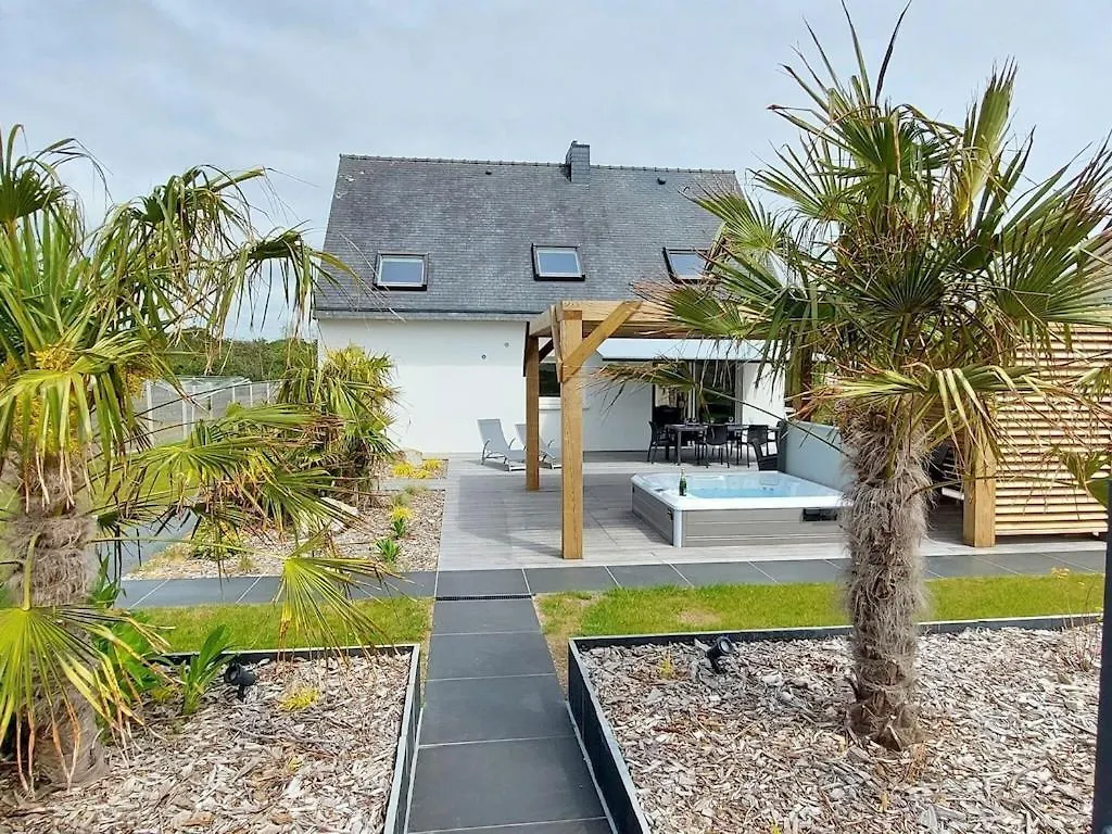 Holiday Home With Whirlpool In Plouarzel